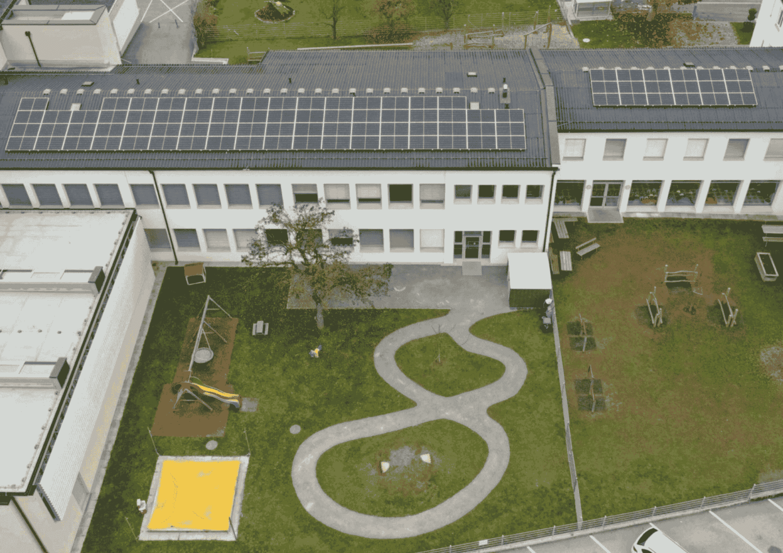 PV-Anlage auf dem Dach des Bildungcampus St.Paul