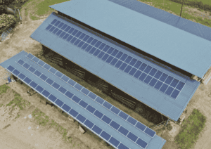 Bild der PV-Anlage auf dem Dach der Familie Löscher