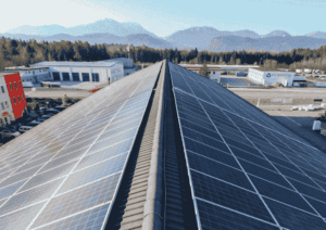 PV-Anlage auf dem Dach des Lagerhauses in Poggersdorf