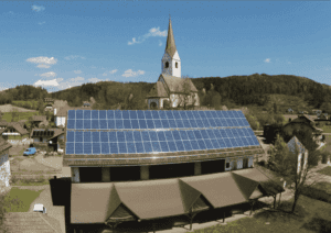Foto der PV-Anlage auf dem Dach des Pfarrstadl St.Michael in Poggersdorf